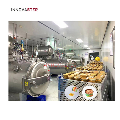 Autoclave à rétort à vapeur industrielle pour la stérilisation de pots en verre dans une usine de fabrication