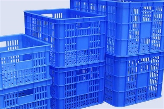 6000*2800*2200 Année 2021 Laveuse de caisses en plastique pour le lavage industriel de plaques de boulangerie
